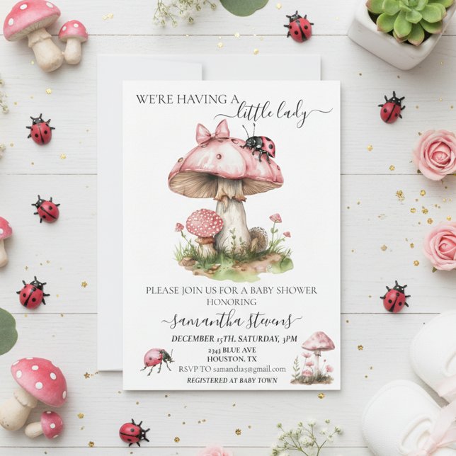 Vi har en liten Lady Ladybug Pink Mushroom Inbjudningar (Skapare uppladdad)