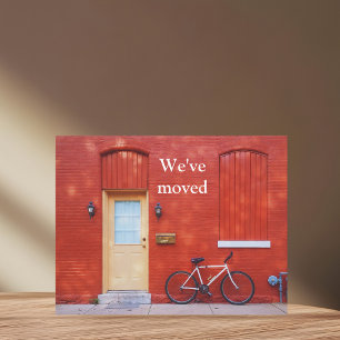 Vi har flyttat Cute Modern Red House Bicycle Meddelande
