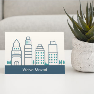 Vi har flyttat New Office Simple Modern Skyline Meddelande Vykort
