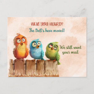 Vi Har Flyttat Roliga Fåglar på Staket Vykort