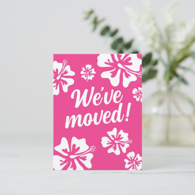 Vi har flyttat rosa Hawaii-blomma flyttkort Meddelande Vykort (Stående Fram)
