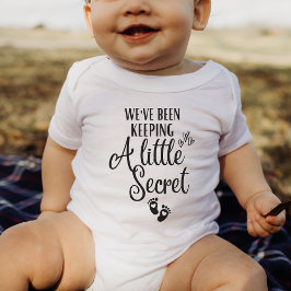 Vi har hållit ett hemligt meddelande om Gravid T Shirt