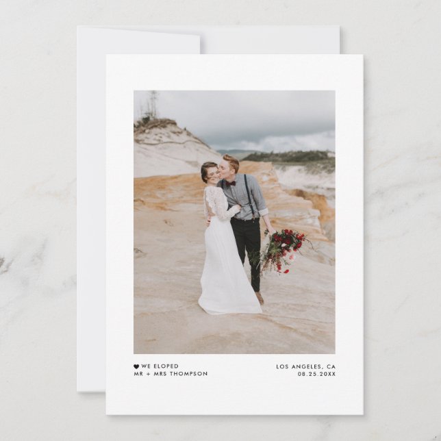 Vi har utvecklat ett modernt, minimalistiskt svart meddelande (Framsida)