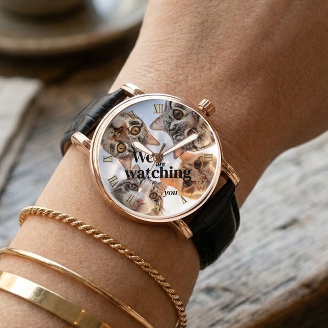 Vi Iakttar Dig Roliga Katter Anpassning Armbandsur (Funny cat wrist watch featuring 4 cute kitties "watching" you. Great for a crazy cat lady.)