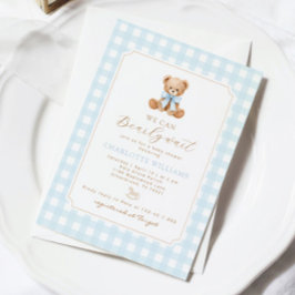 Vi kan knappt vänta Gingham nalle baby shower Inbjudningar