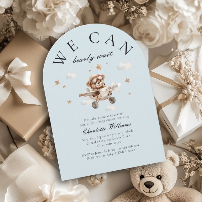Vi kan vänta! Nalle och flygplan Inbjudningar (We Can Bearly Wait! Cute, modern, blue, baby shower arch invitation.)