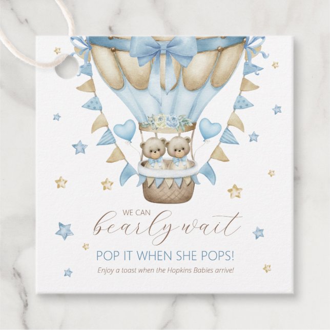 Vi kan vänta på att hon gör det. gåvor etiketter (Framsida)