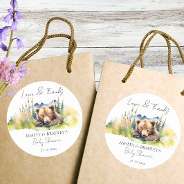 Vi kan vänta på babydusch tack. runt klistermärke