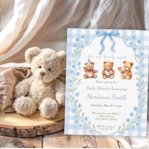 Vi kan vänta på den blå Blommigten Gingham Baby Sh Inbjudningar