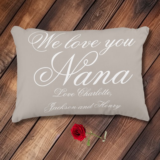 Vi kärlek du NANA Lumbar Dekorativ kudde Personlig ("We love you NANA" Lumbar Throw Pillow Personalized.)
