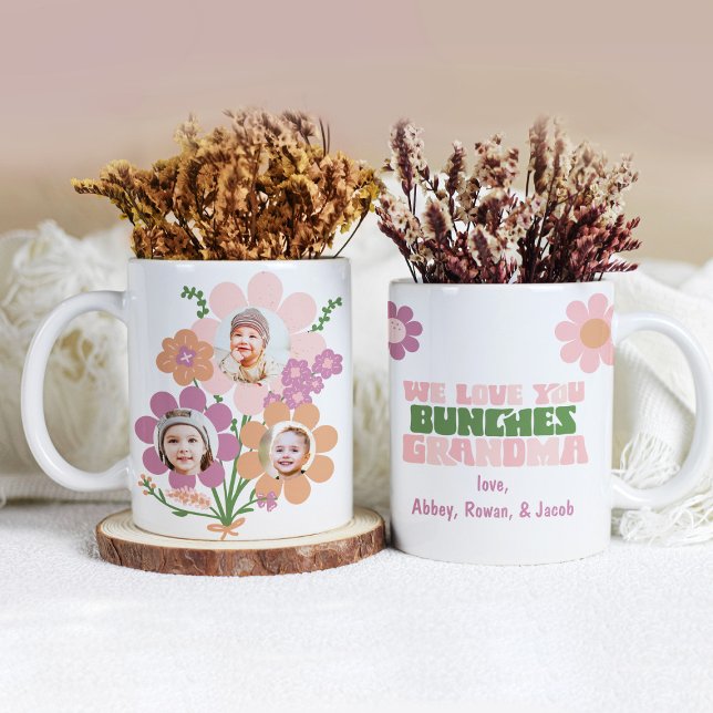 Vi Kärlek er Bunches Grandma Gift Anpassningsbar P Två-Tonad Mugg (Mockup of mug shows both sides of the design.  Personalize with custom photos and names!)