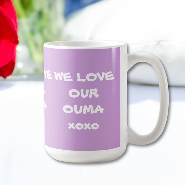 VI KÄRLEK OUR GIFT Soft Lila and White Kaffemugg ("WE LOVE OUR OUMA XOXO" Soft Purple and White Coffee Mug for Grandma.)
