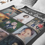 Vi Kärlekar dig mormor och morfar Foto Collage Fleecefilt<br><div class="desc">Ge din mormor och morfar något speciellt den här julen eller något annat tillfälle! Lägg dem i denna vackra fototäckfilt med texten "WE KÄRLEK you GRANDMA AND GRANDPA". Teckensnittet stil,  storlek och färg kan ändras genom att klicka på den anpassade länken efter anpassning.</div>