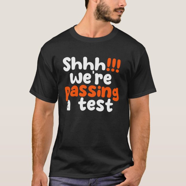 Vi klarar ett test t shirt (Framsida)