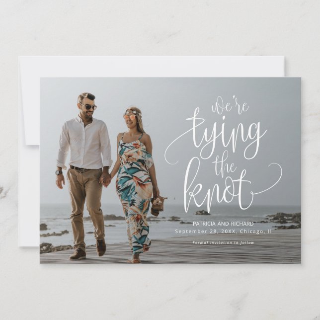 Vi knyter knuten Bröllop Spara datumet Foto Inbjudningar (Framsida)