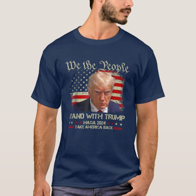 Vi människor står med Donald Trump 2024 T Shirt (Framsida)