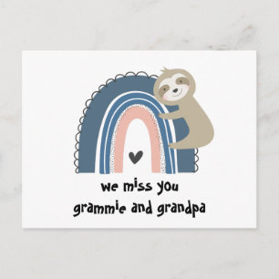 Vi missar dig Rainbow Sloth Grandföräldrar Postcar Vykort