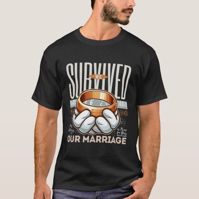 Vi överlevt giftermål t shirt (Framsida)