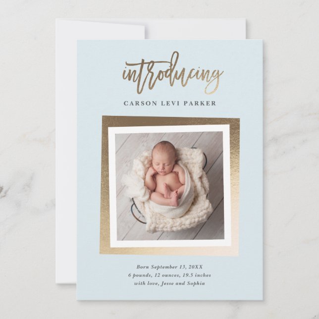 Vi presenterar Modern Guldskrift Baby Foto Födelse Meddelande (Framsida)