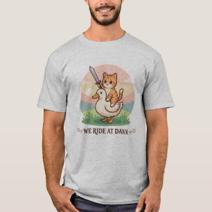 Vi rider vid gryningen Söt katt ridande på en anka T Shirt