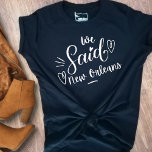 Vi sa New Orleans Funny Black Bachelorette T Shirt<br><div class="desc">Den senaste tekniken för bröllopsfesten eller för en bachelorette kommer undan. "Snabb ord" "Vi sa New Orleans" på en svart bänk,  har ett hjärta och är säker på att bli uppmärksammad. Bachelorette Party Destination... ... New Orleans,  kan bäras för repetitionsmiddag och tillsammans med din bröllopsfest.</div>
