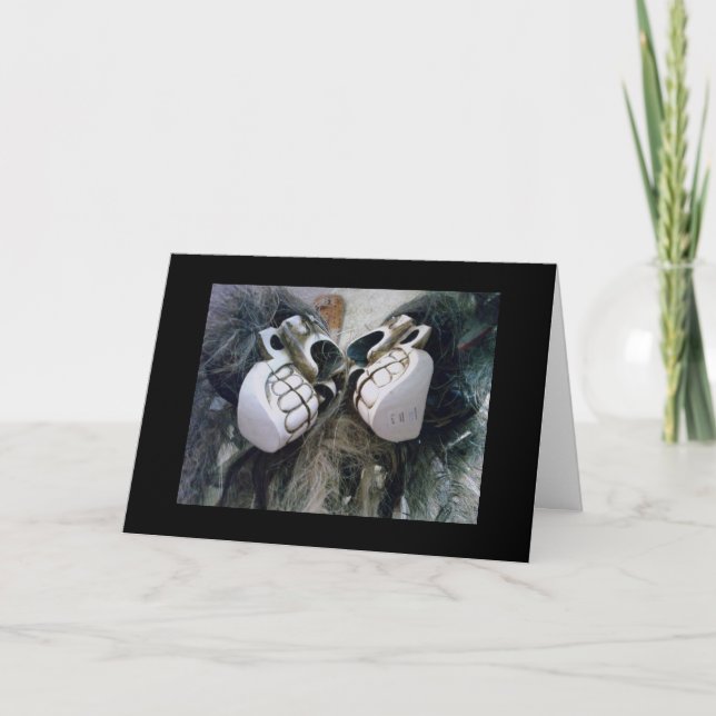 VI SÄGER ATT VI HAR GRATTIS PÅ FÖDELSEDAGEN ELLER  KORT (Framsida)