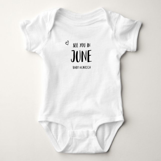 Vi ses i juni Gravid Förfallodatum Baby Bodykostym T Shirt (Framsida)
