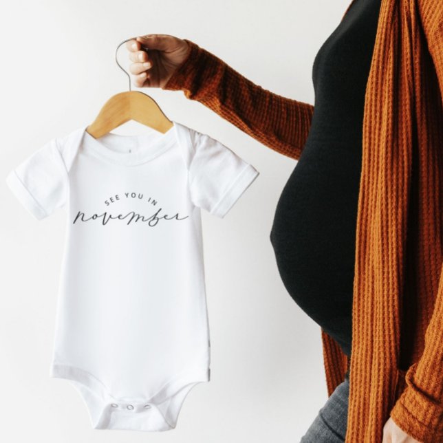 Vi ses i november Gravid annons T Shirt (Skapare uppladdad)