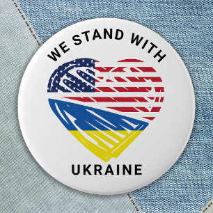 Vi står på Ukrainas amerikanska Flagga Heart Knapp