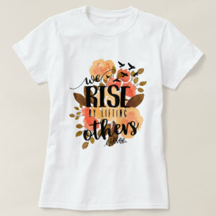 Vi stiga upp genom att lyfta andra t shirt