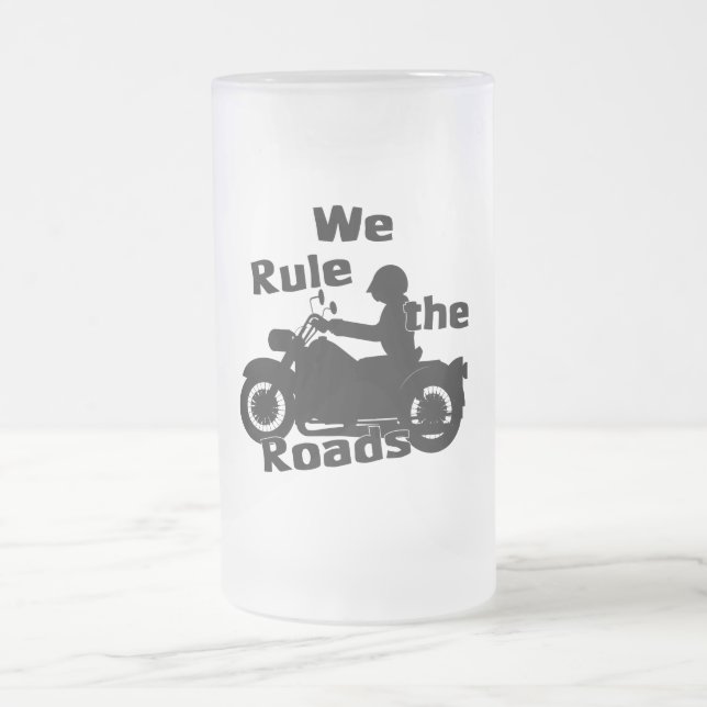 Vi styr Bikerna 16 oz Frosted Glass Mugg (Center)