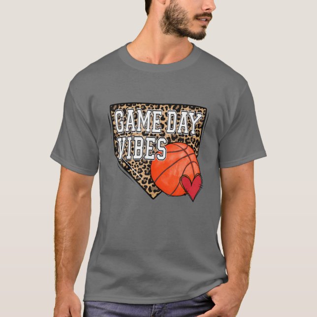 Vibes Leopard Basketb T Shirt (Framsida)