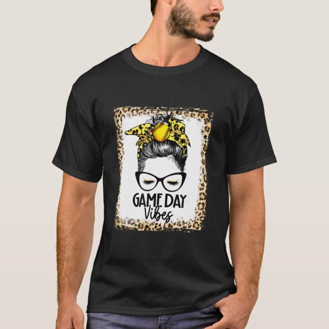 Vibes Messy Bun Softbal T Shirt (Framsida)