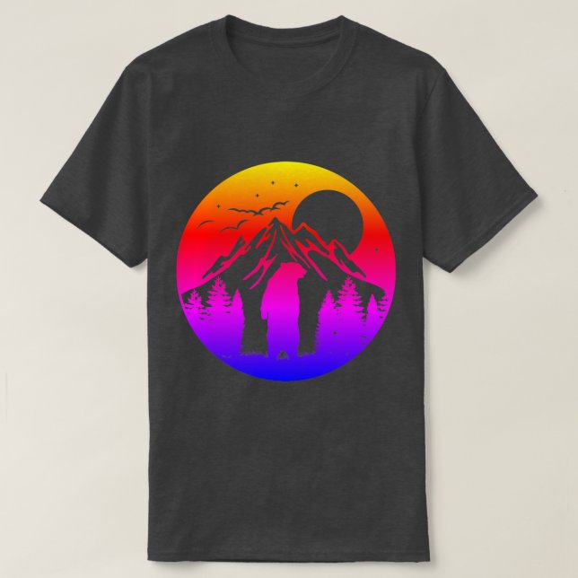 Vibrant bergslandskap med björn t shirt (Design framsida)