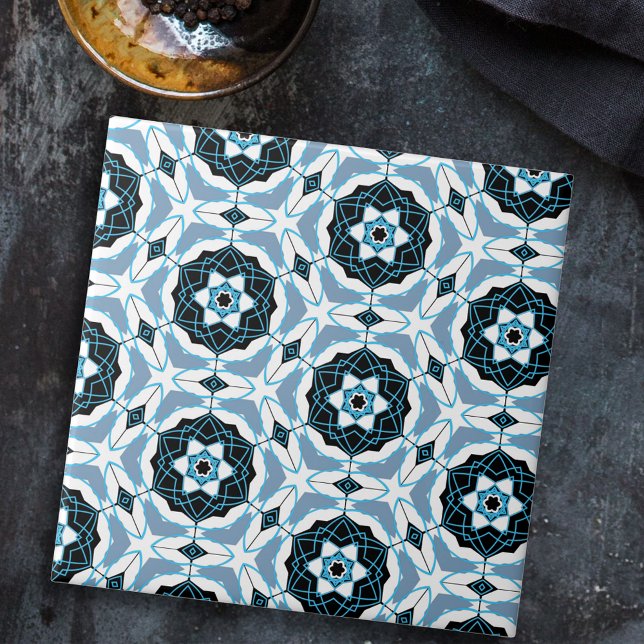 Vibrant Blue & White Mosaic Geometric Mönster Kakelplatta (Skapare uppladdad)