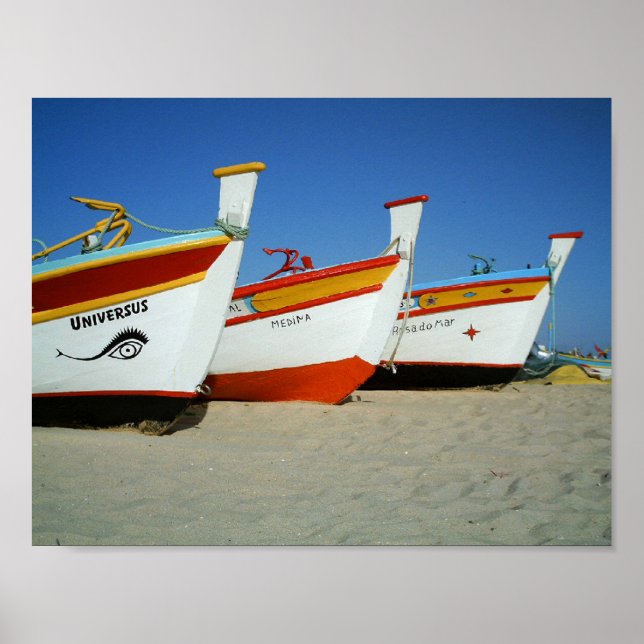 Vibrant Fishing Boats on Algarve's Beach Poster (Framsidan)