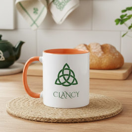 Vibrant Green Celtic Trinity Knot Family Name Mugg