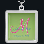 Vibrant Grönt Monogram Bröllop Silverpläterat Halsband<br><div class="desc">Den Ljust grönt chicen är fantastisk,  fantasifull,  kapabel,  impulsiv,  viskisk,  krånglig och idiosynkratisk.  Alla bilder och teckningar © Jesterfull</div>