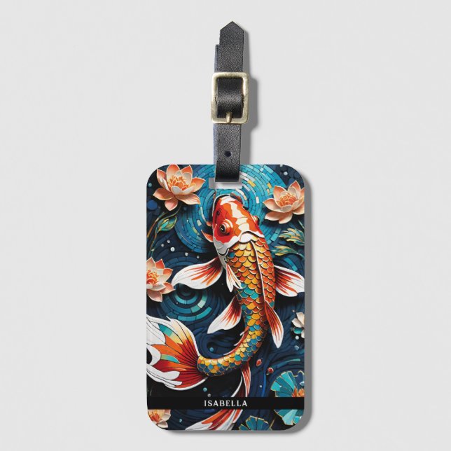 Vibrant Koi och Vacker Flowers Aquatic Scene Bagagebricka (Framsida vertikal)
