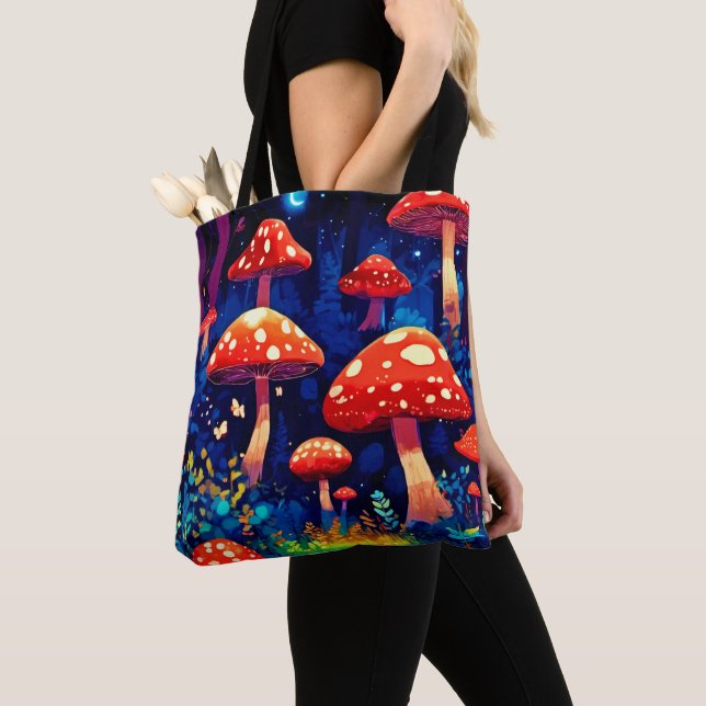 Vibrant Magic Mushroom Forest Art Tygkasse (Närbild)