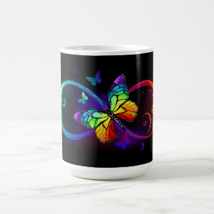 Vibrant oändlighet med regnbågsfjäril på svart kaffemugg