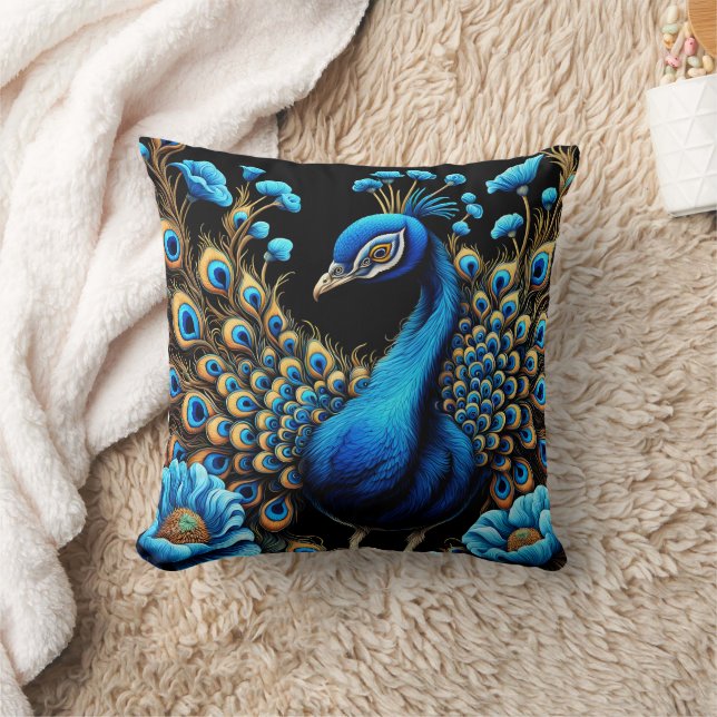 Vibrant Peacock som visar fjädrar bland blommor Kudde (Filt)