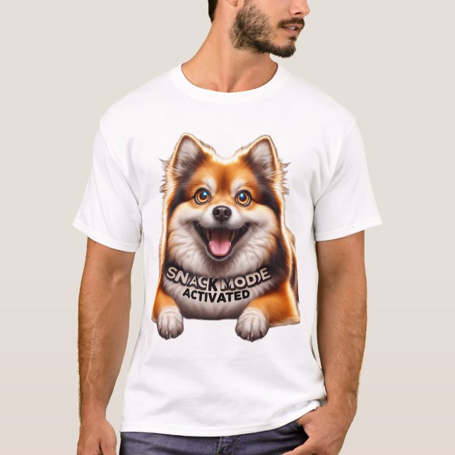 ​Vibrant Pomeranian Dog Snacking Meme Funny T Shirt (Framsida)