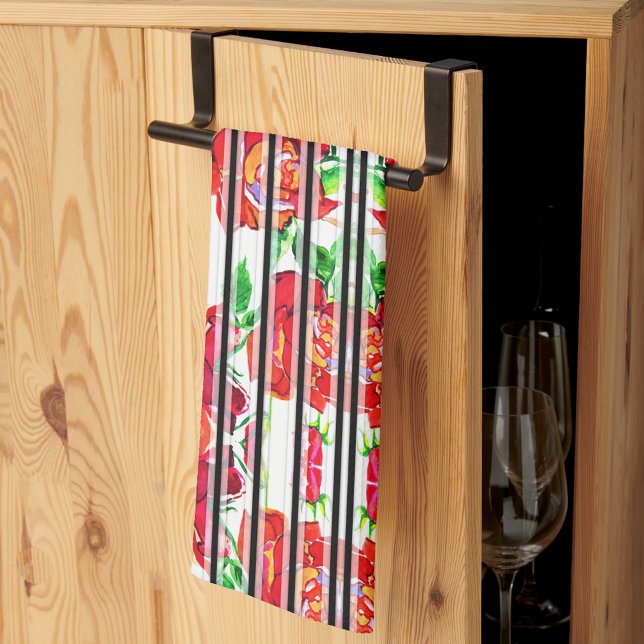 Vibrant red flowers and green leaves on curtains kökshandduk (Skapare uppladdad)