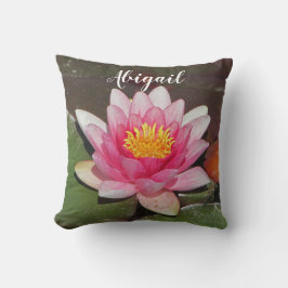 Vibrant Rosa Vatten Lily med Lily Dynors Fotografi Kudde