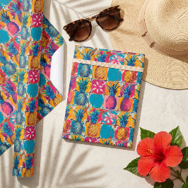 Vibrant sida vid sida med fet och färglös ananas presentpapper