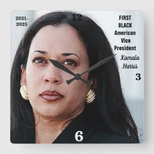 VICE PRESIDENT KAMALA HARRIS FYRKANTIG KLOCKA