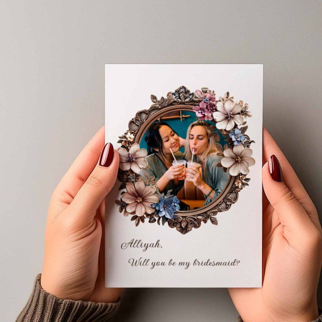 Victorian Blommigt Round Photo Bridesmaid Frieri Inbjudan (Victorian Round Frame WYB Card)