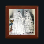 Victorian Bröllop Dress Smyckeskrin<br><div class="desc">Bilden av Viktorian bröllop-klänningen kommer från en 1850-tidning med dagstidningen bröllop mode. Vackert!</div>