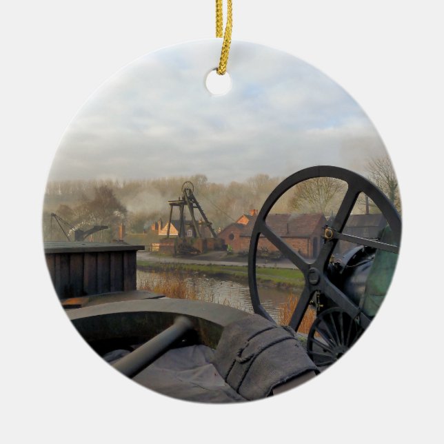 VICTORIAN ENGLAND JULGRANSPRYDNAD KERAMIK (Framsidan)